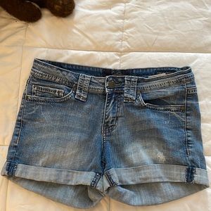 Cute denim shorts .